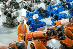 robot công nghiệp hàn tự động trong nhà máy