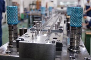 Chi phí khuôn dập trong sản xuất cơ khí và gia công kim loại