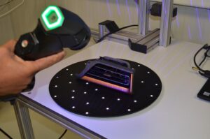 Máy Scan 3D quét bề mặt chi tiết nhựa để kiểm tra kích thước và hình học